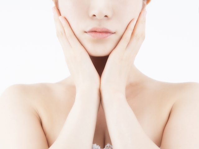 悩む女性